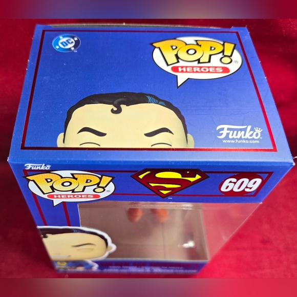 GOLDEN AGE SUPERMAN DC Comics Funko #609 (Nib) With Pop Protector - Picture 4 of 7